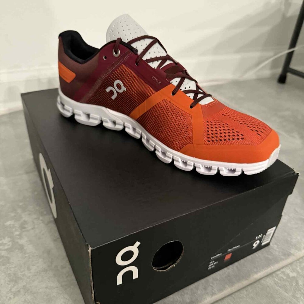 On Running Cloud Sneakers – Men’s – Red/Orange – Size 9 – New in Box